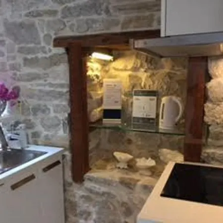 Πανσιόν Laura 2*