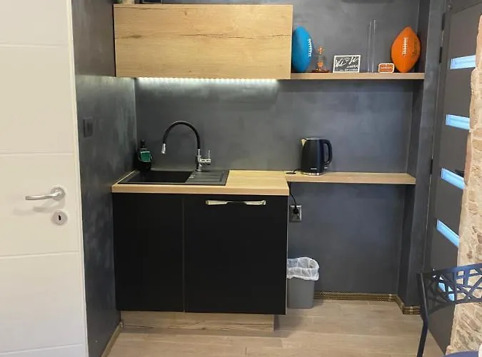 בית הארחה Laura 2*