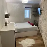 Guest house Laura 2*