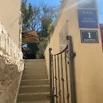 Laura Guest house 2*