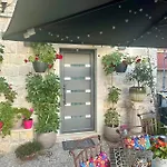 Laura Guest house