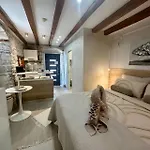 Guest house Laura 2*