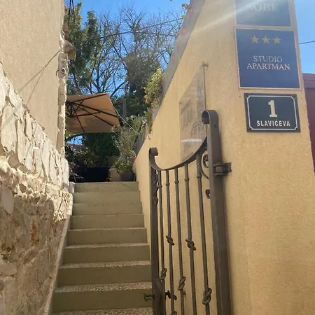 劳拉旅馆 招待所 2*