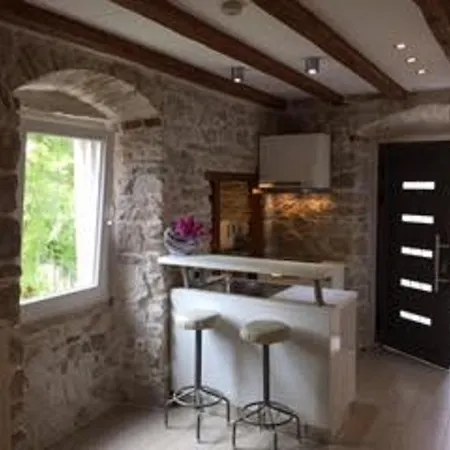 劳拉旅馆 招待所 2*