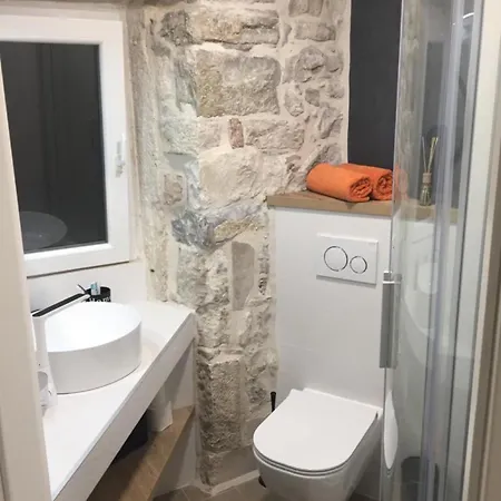 劳拉旅馆 招待所 斯普利特