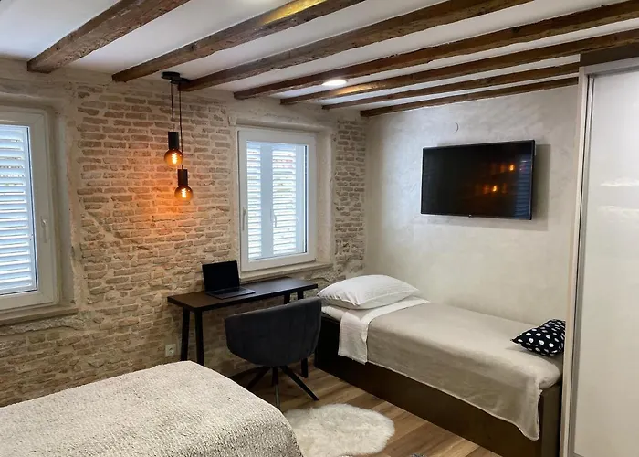 Laura Guest house 2*